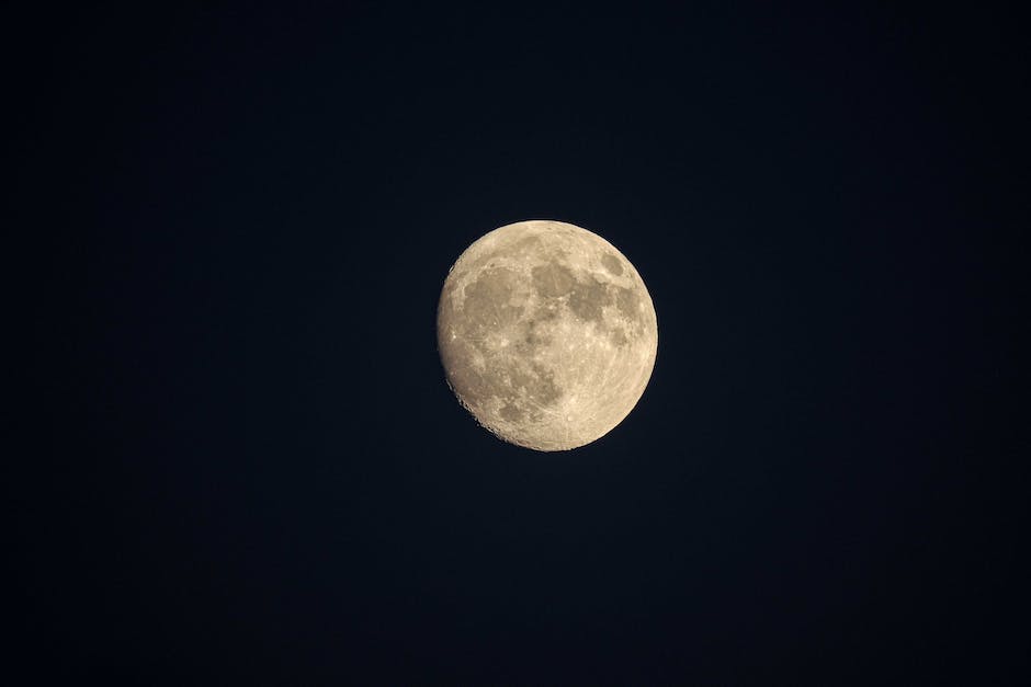  Warum der Mond sich von der Erde entfernt?