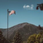 Flagge der Vereinigten Staaten von Amerika auf dem Mond gehisst