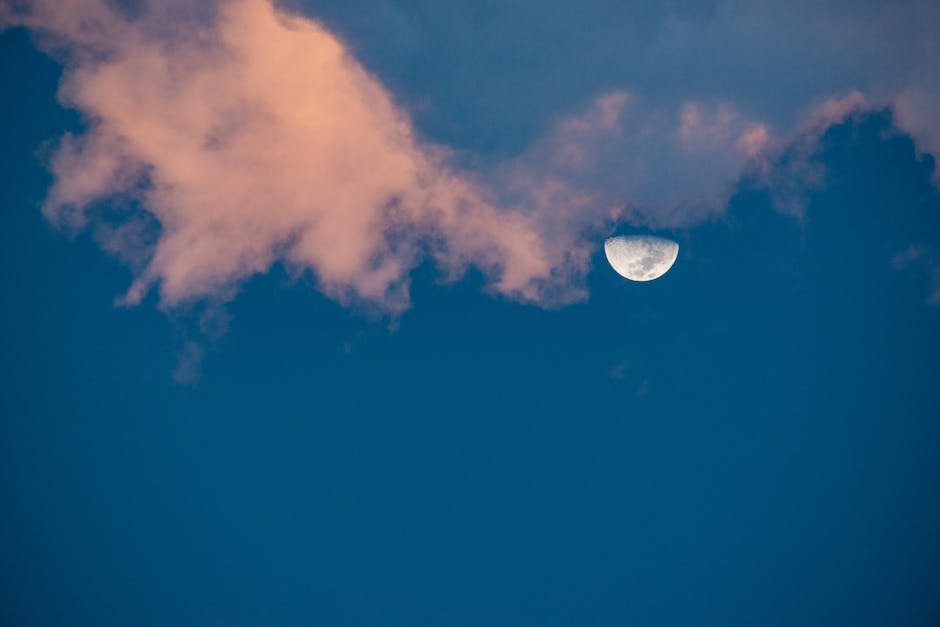  Flaggen auf dem Mond wehen