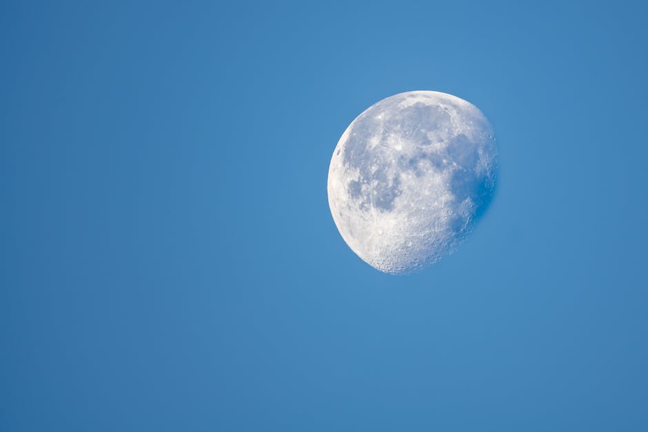  Warum steht der Mond jeden Tag anders?