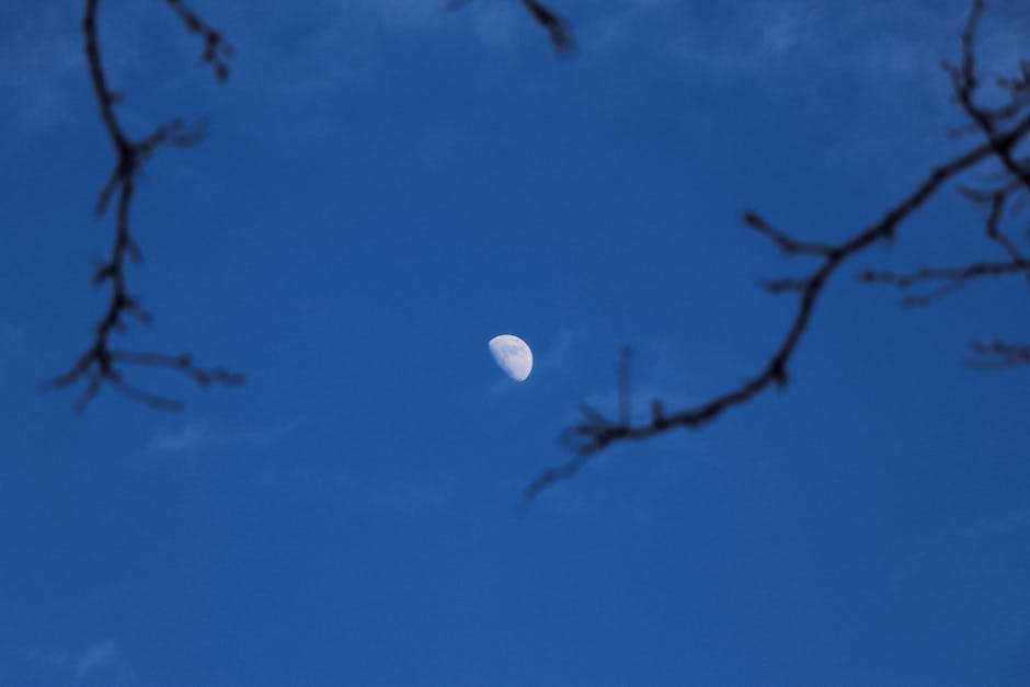  Position von Sonne, Erde und Mond bei Halbmond